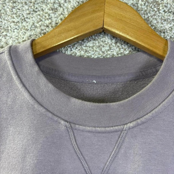 Lululemon Sweatshirt Womens Medium Purple Fleece Crewneck Pullover Logo Graphic - Picture 5 of 8